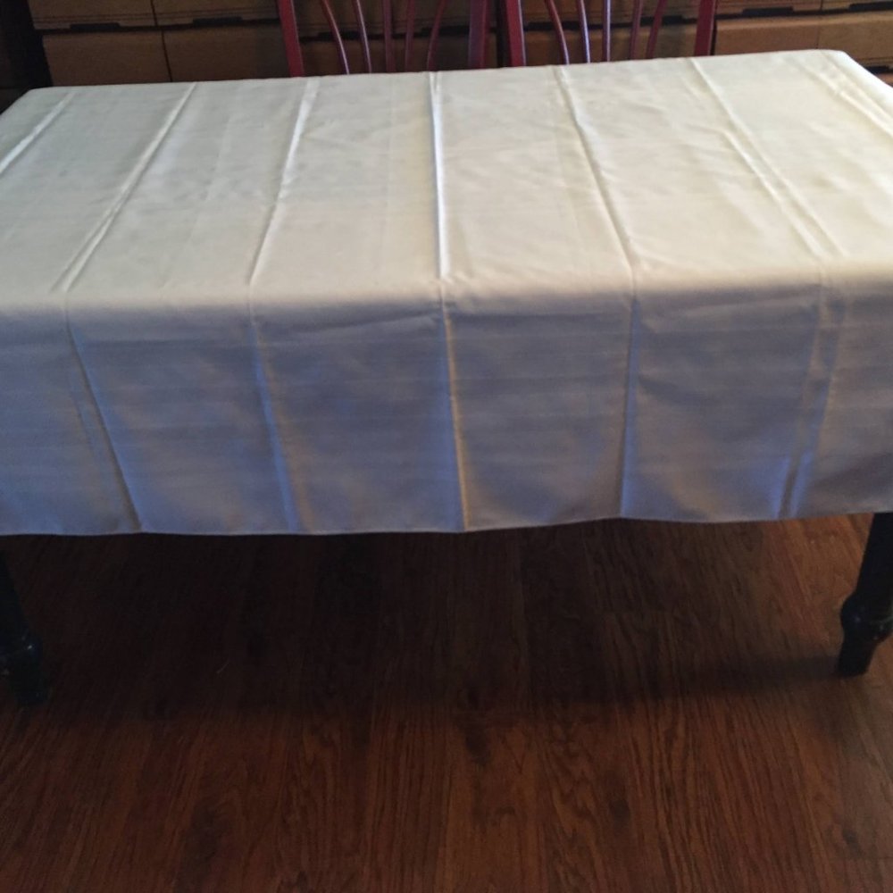 Tablecloth #2375 - Picture 3 of 3